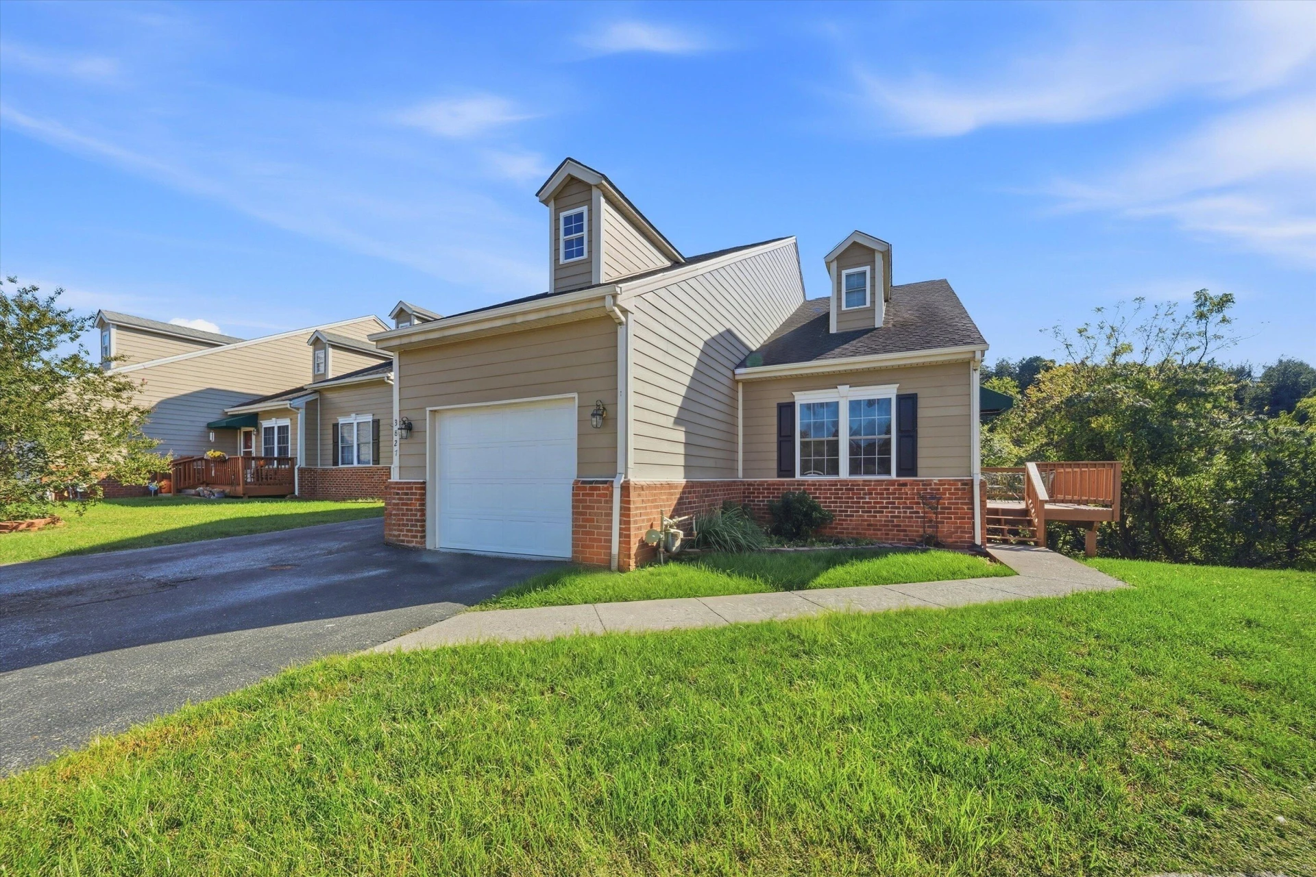 3827 Alexandra CT - Photo 2