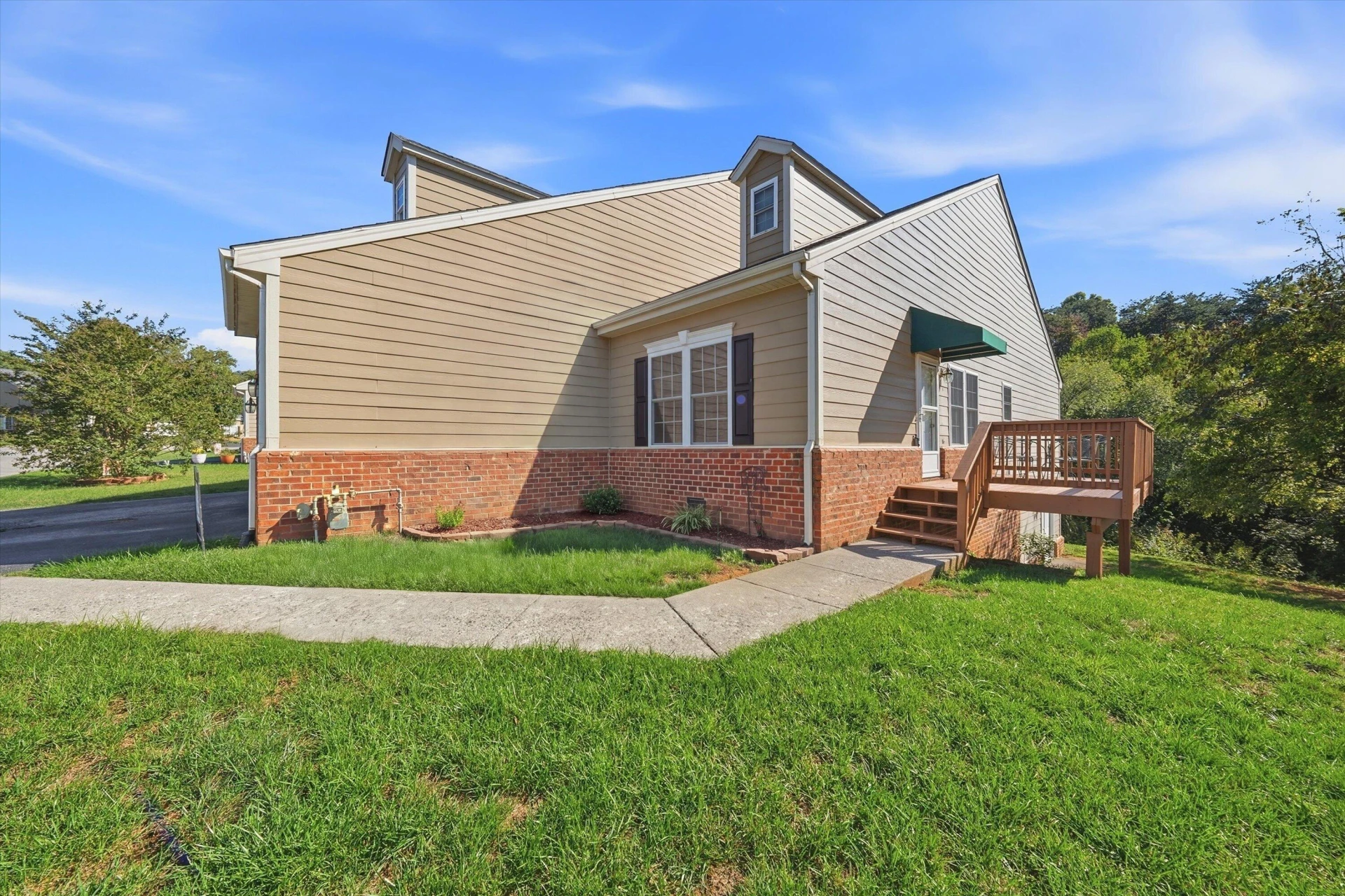 3827 Alexandra CT - Photo 3