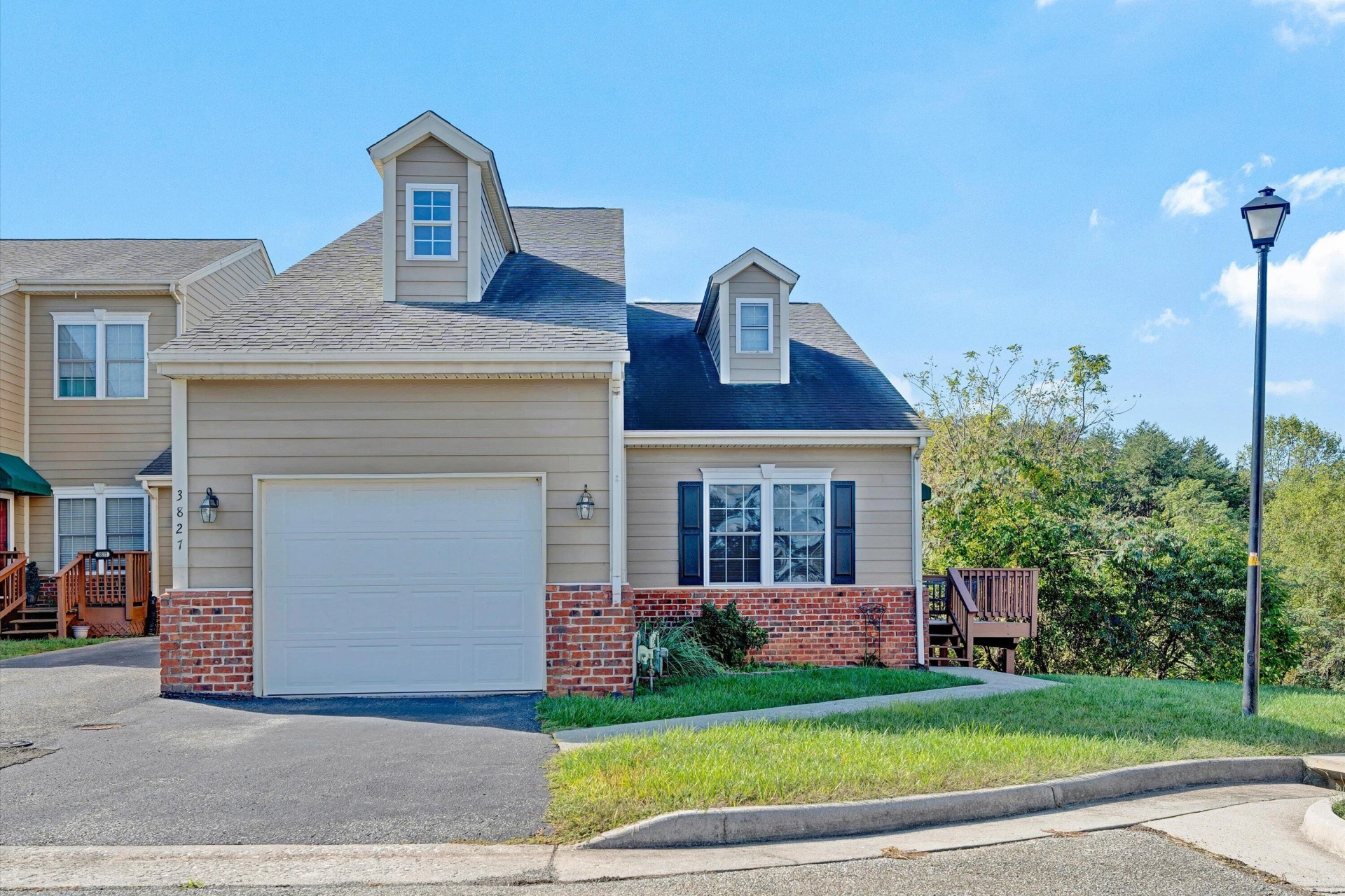 3827 Alexandra CT - Photo 4