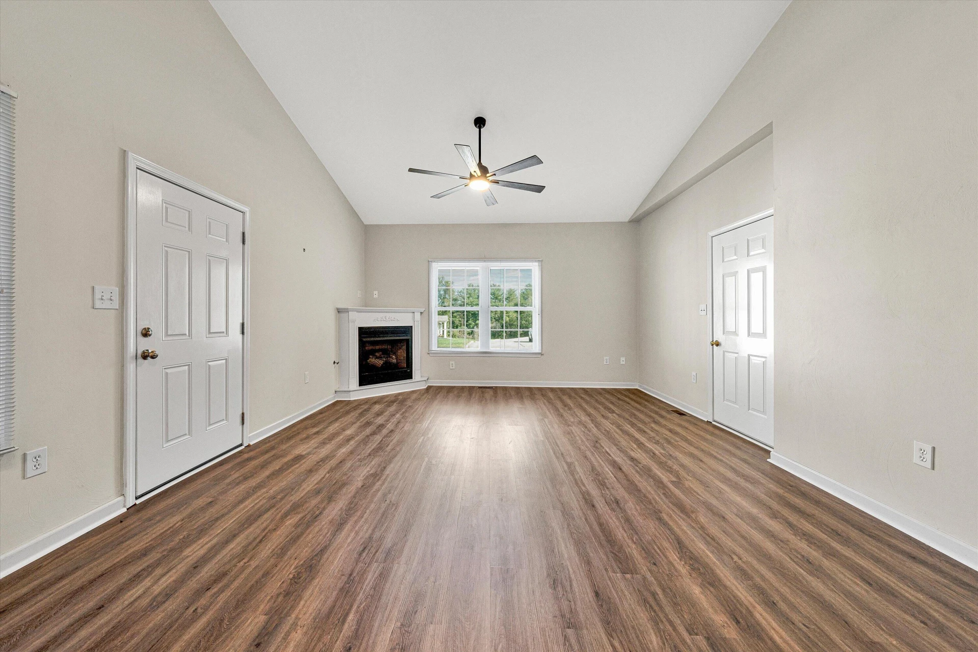 3827 Alexandra CT - Photo 10