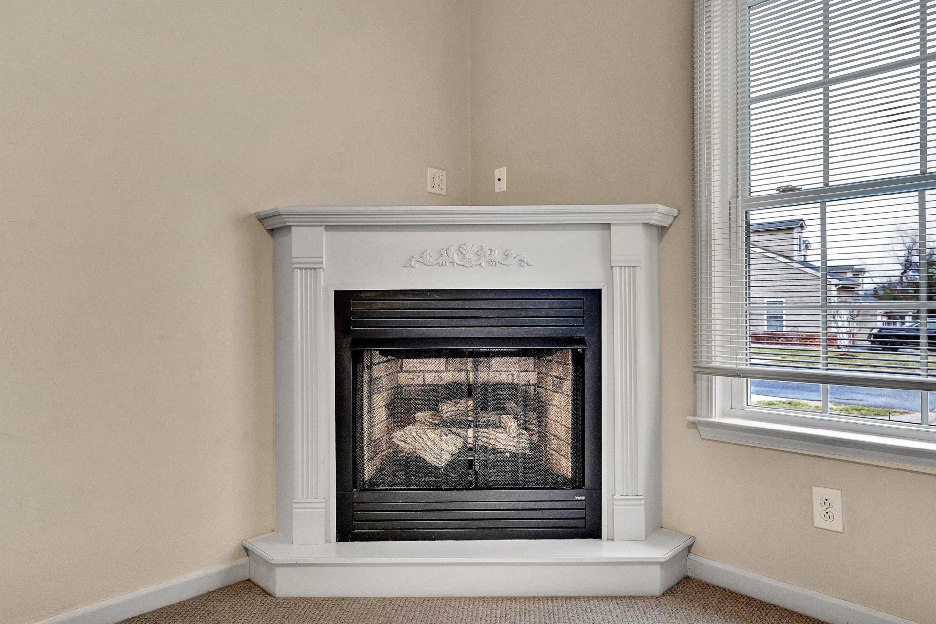 3827 Alexandra CT - Photo 9