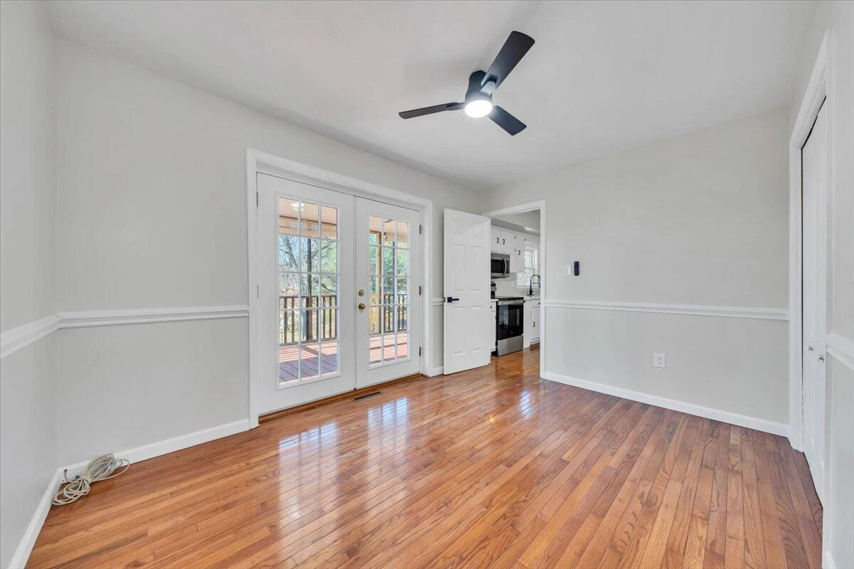 546 Stacie DR - Photo 11