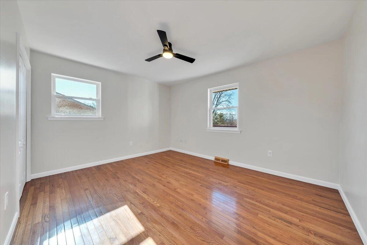 546 Stacie DR - Photo 16