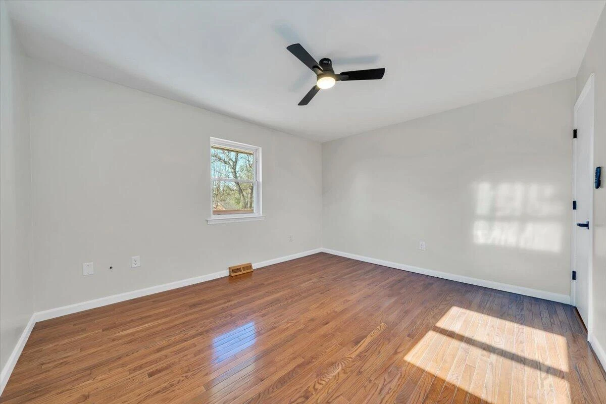 546 Stacie DR - Photo 18