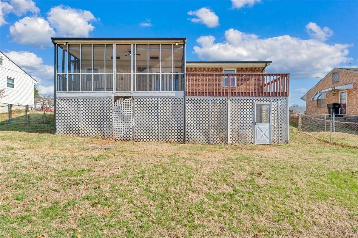 546 Stacie DR - Photo 38
