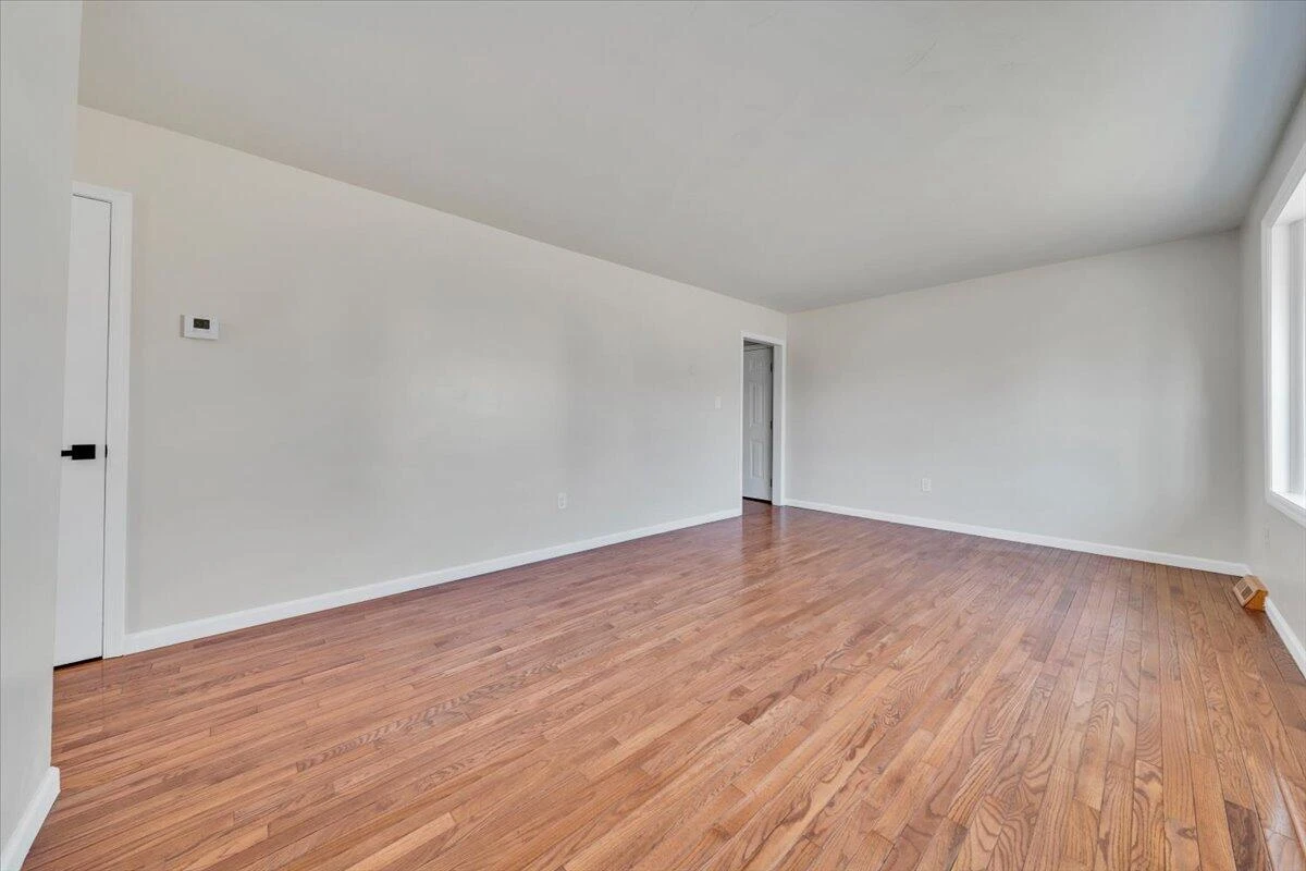 546 Stacie DR - Photo 4