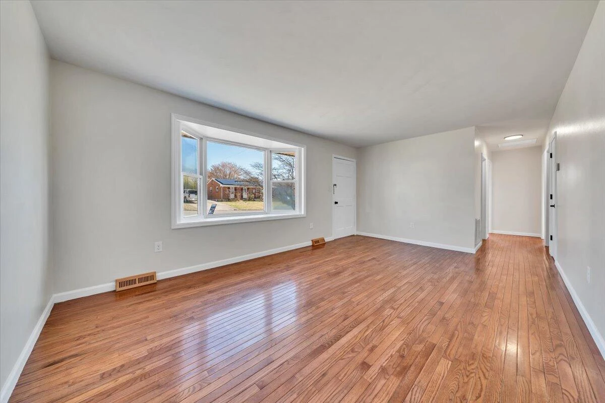 546 Stacie DR - Photo 6