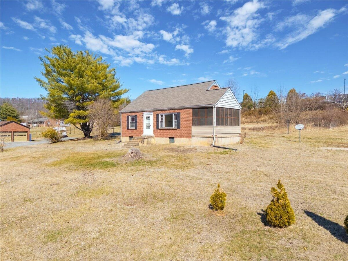 7937 Enon DR - Photo 3