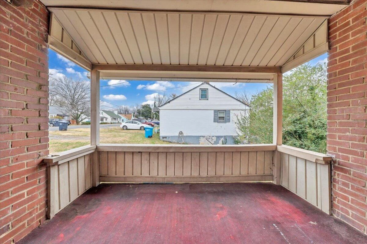 2810 Courtland RD NW - Photo 15