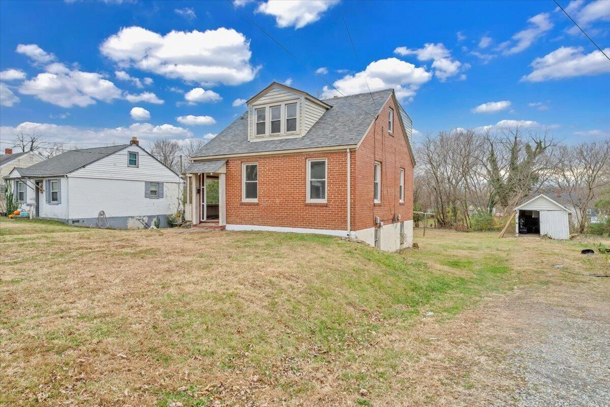 2810 Courtland RD NW - Photo 3