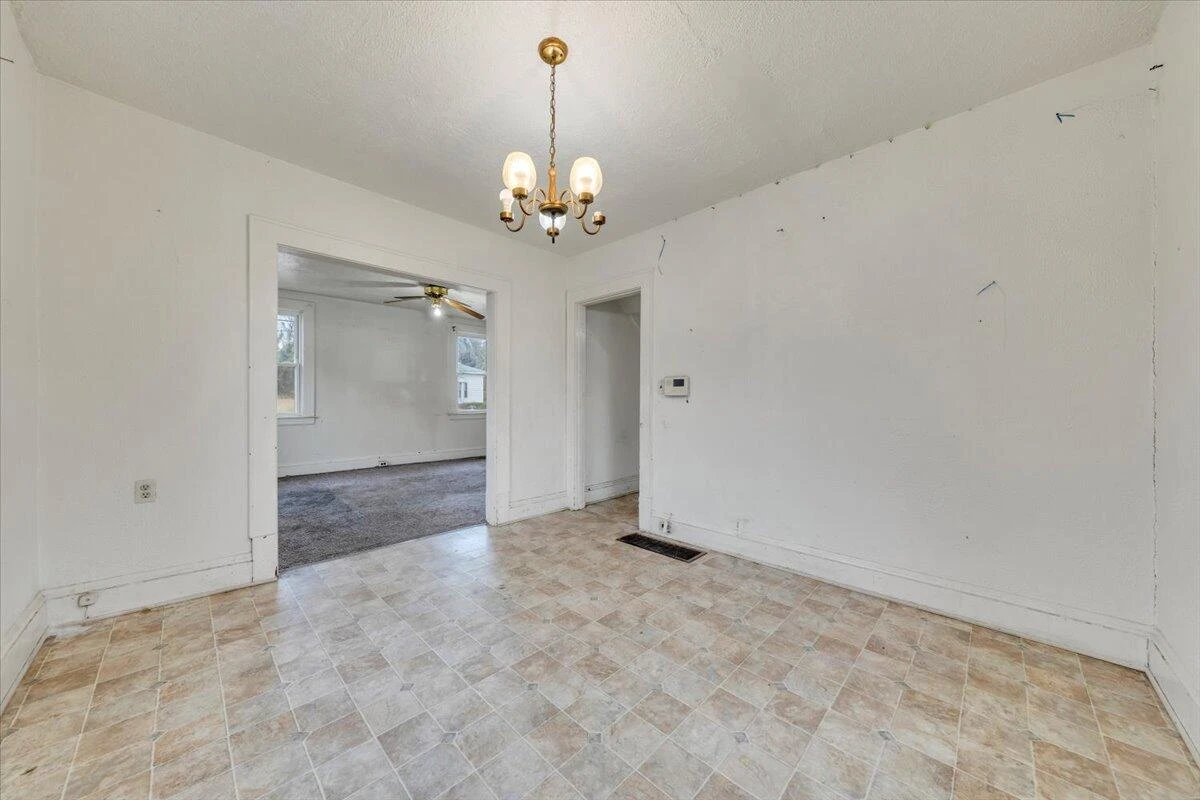 2810 Courtland RD NW - Photo 6