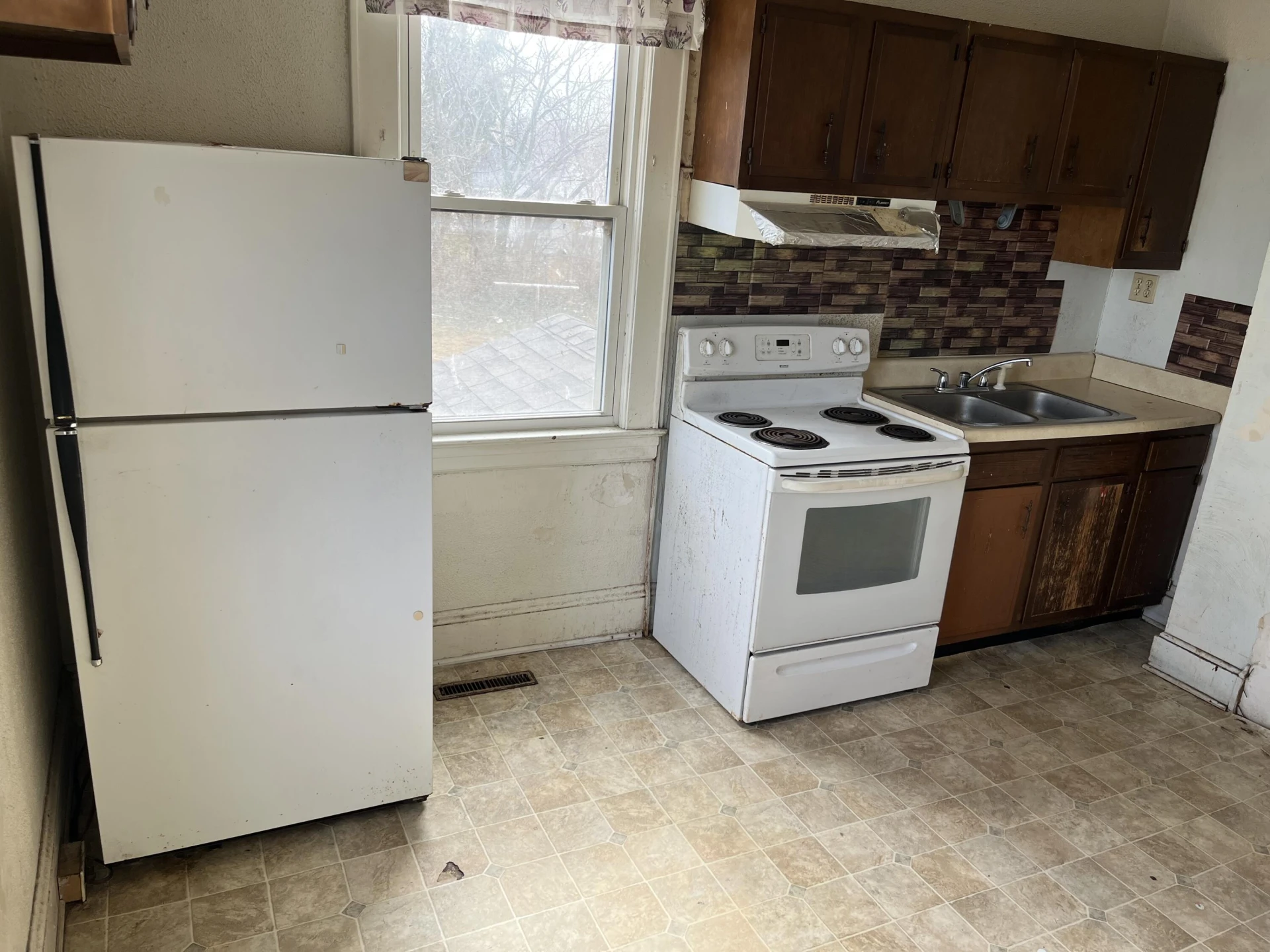 2810 Courtland RD NW - Photo 8