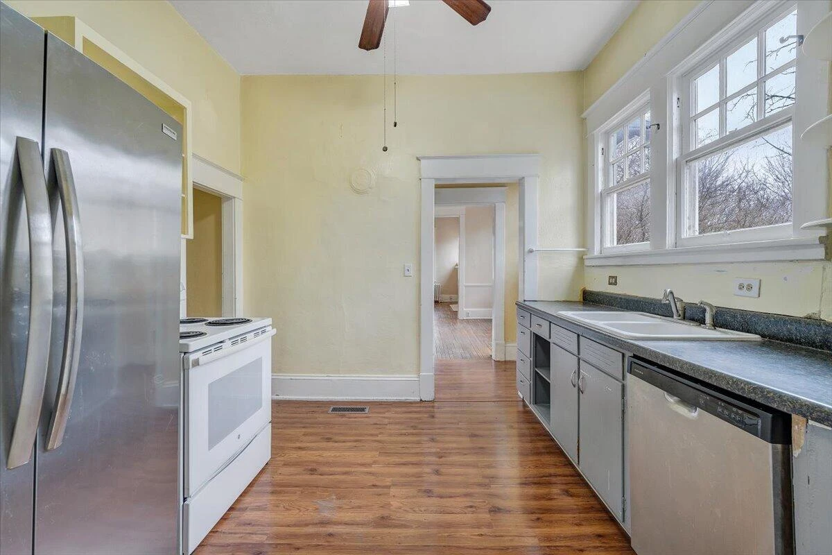 2117 Brandon AVE SW - Photo 28