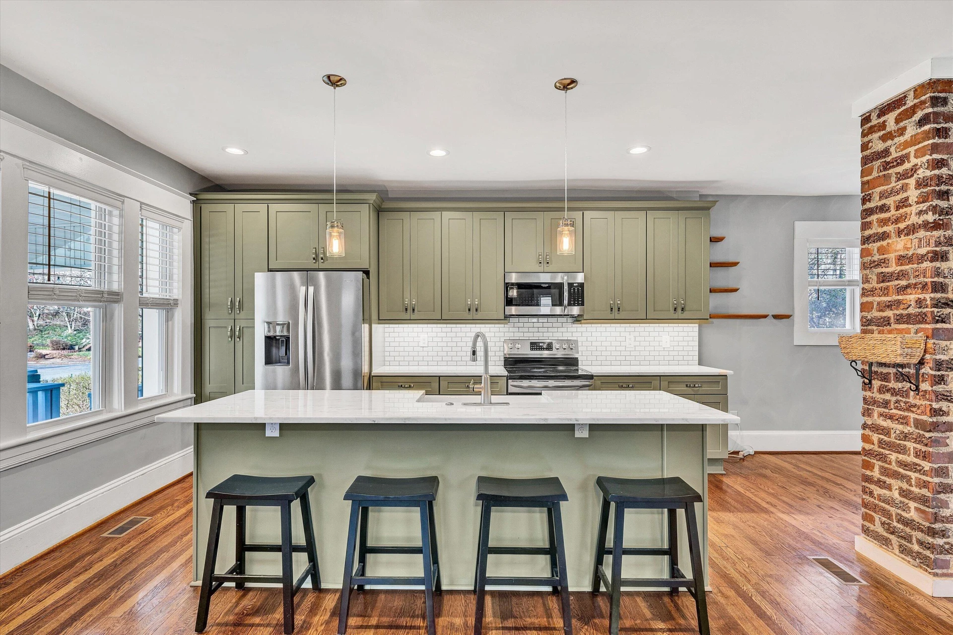 2031 Sherwood AVE SW - Photo 22