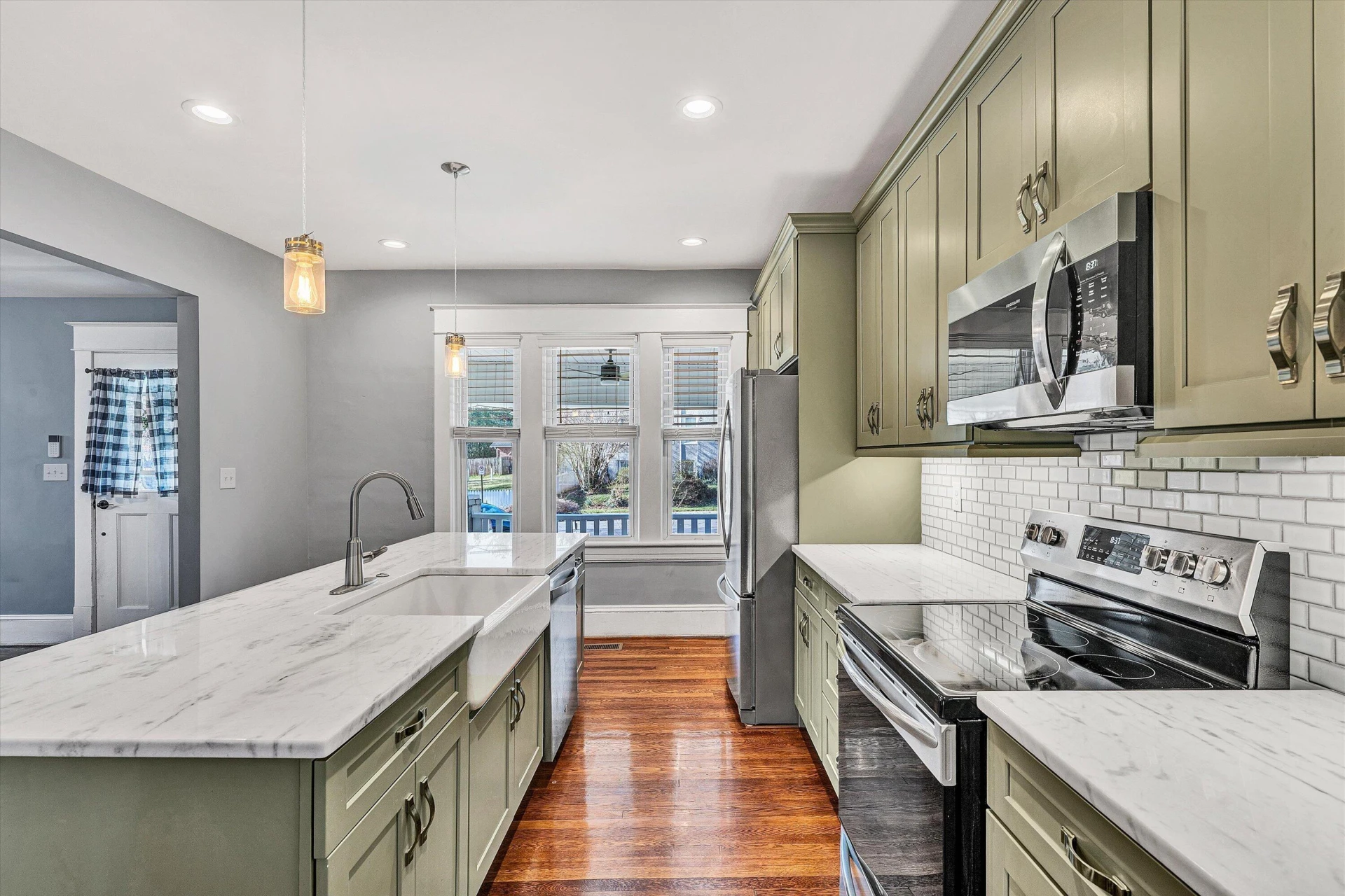 2031 Sherwood AVE SW - Photo 23