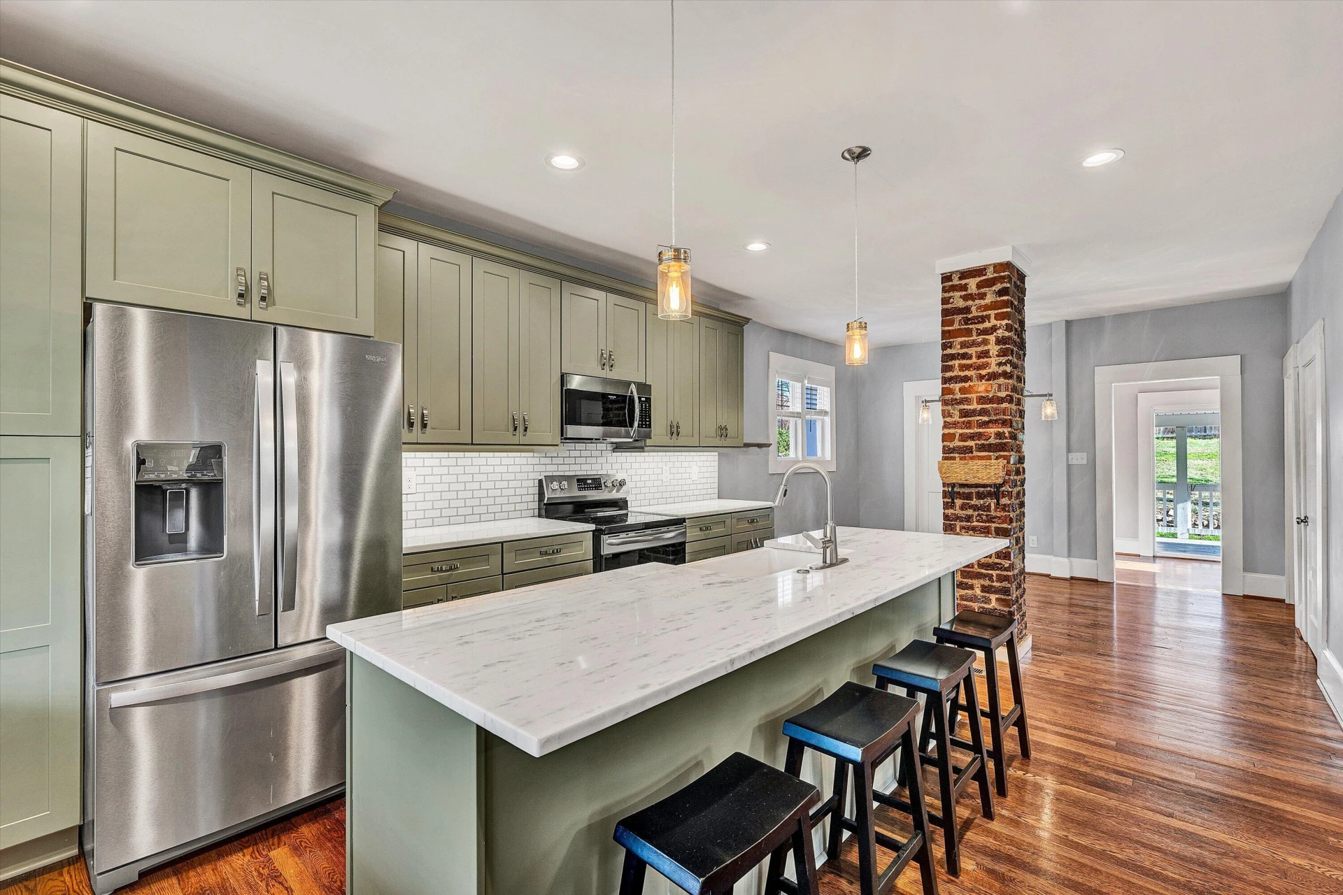 2031 Sherwood AVE SW - Photo 26