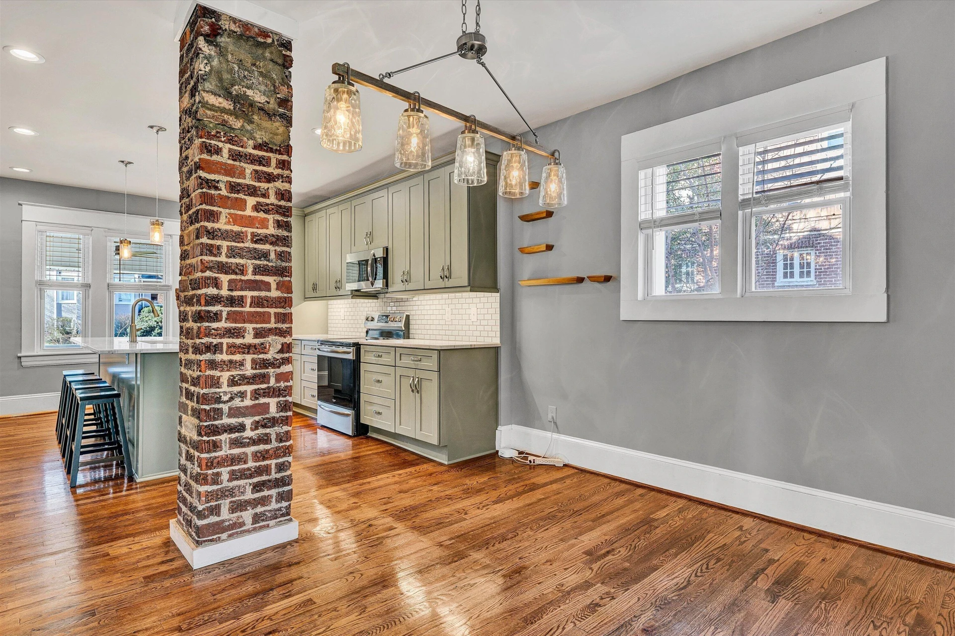 2031 Sherwood AVE SW - Photo 28