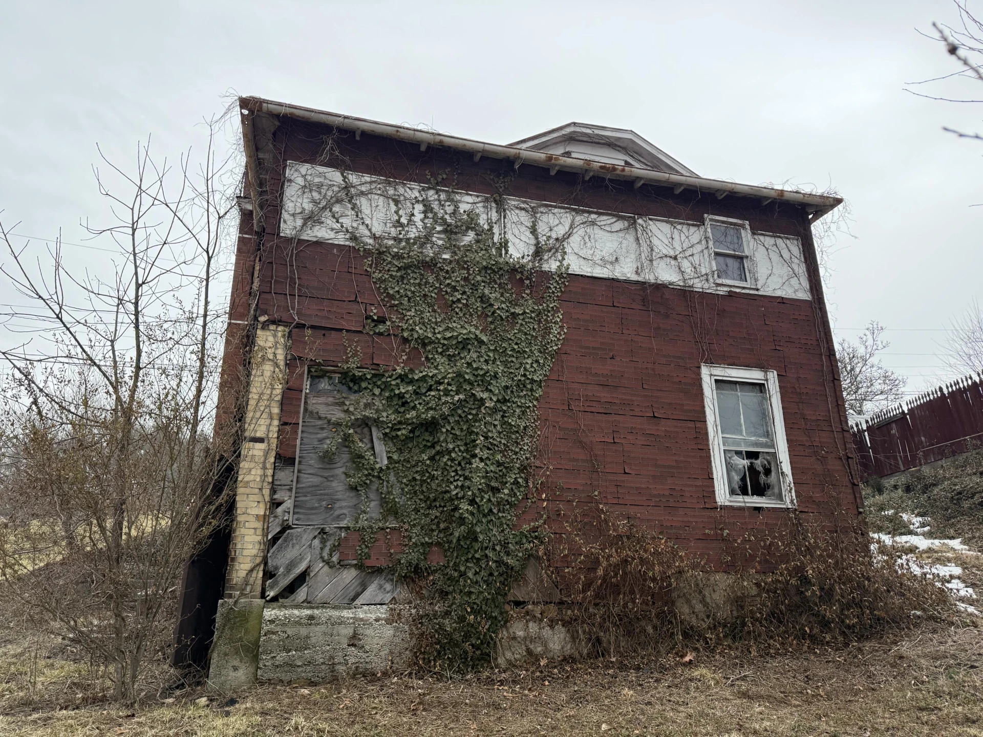 820 Girard AVE - Photo 2