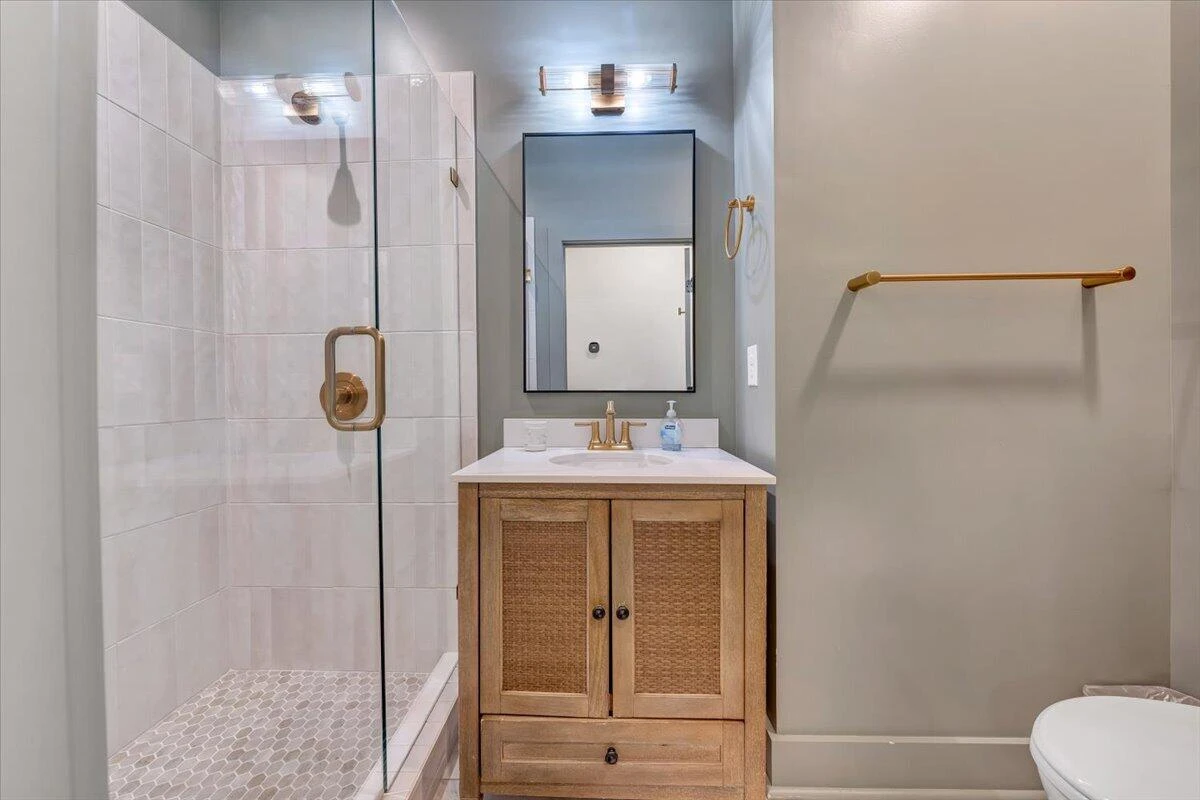 212 Driftwood CT - Photo 15