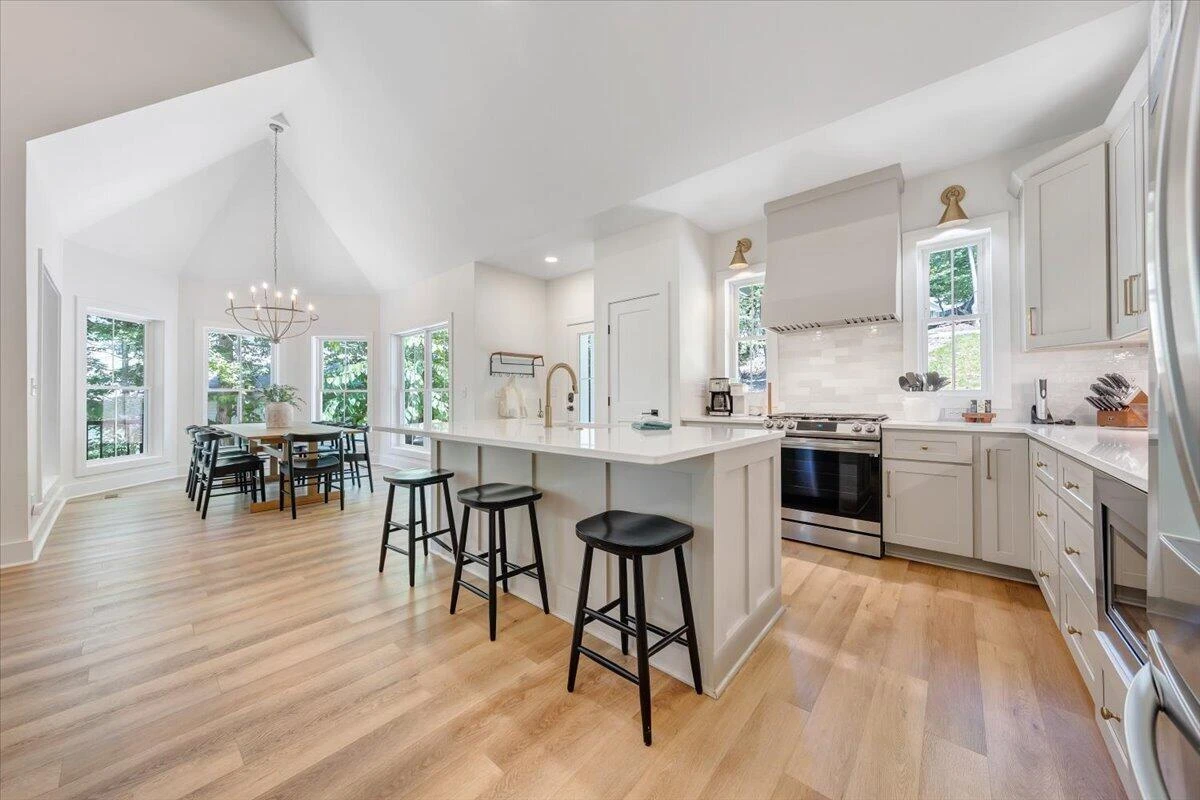 212 Driftwood CT - Photo 9