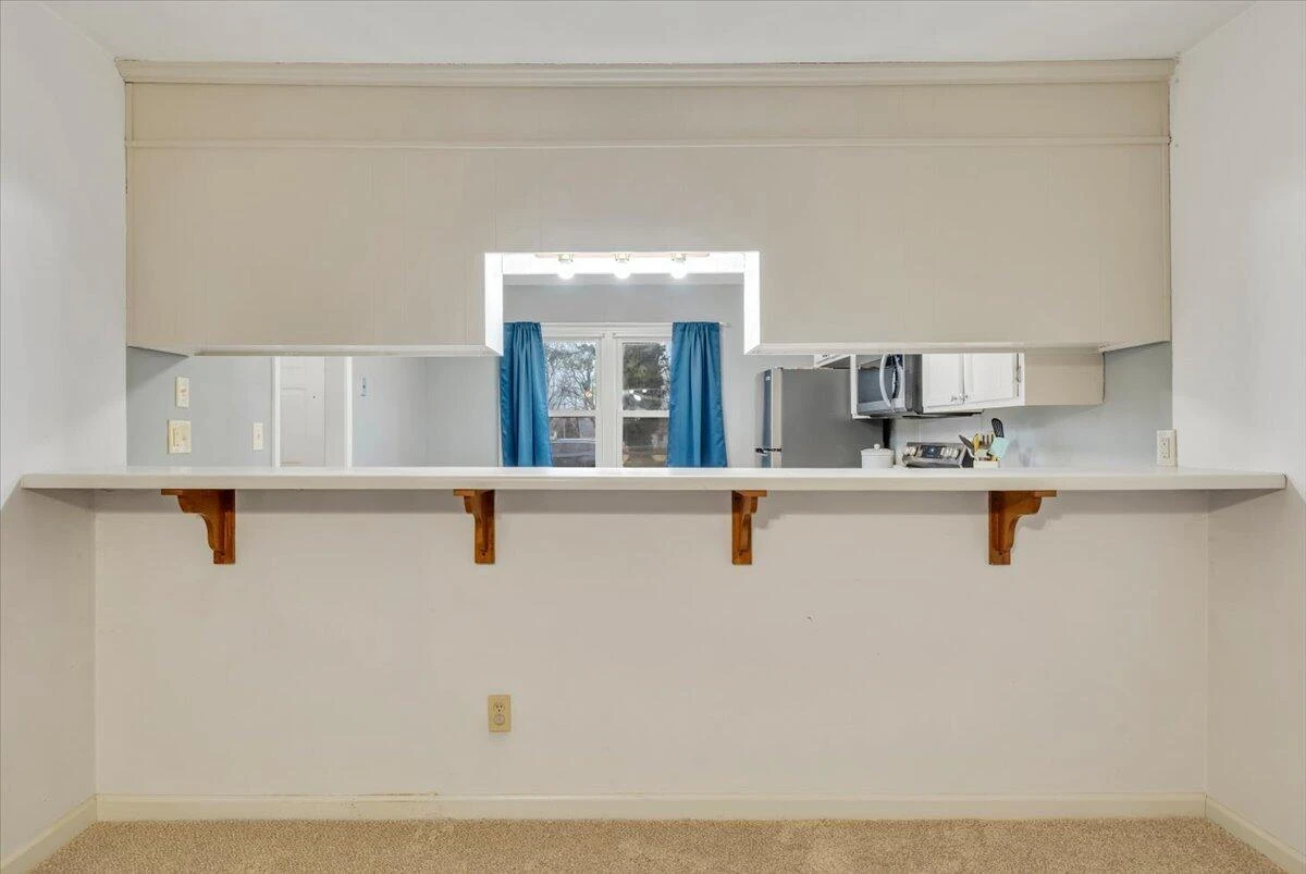 435 W Burwell ST - Photo 12