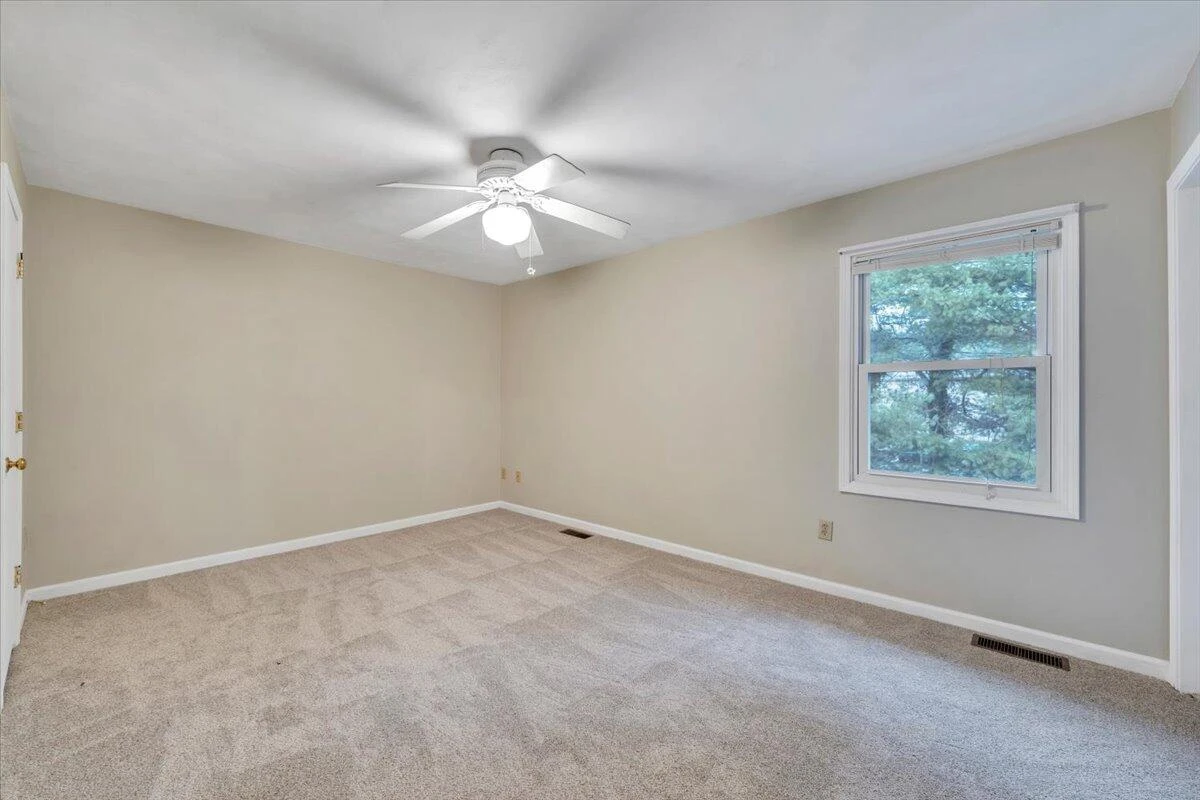 435 W Burwell ST - Photo 18