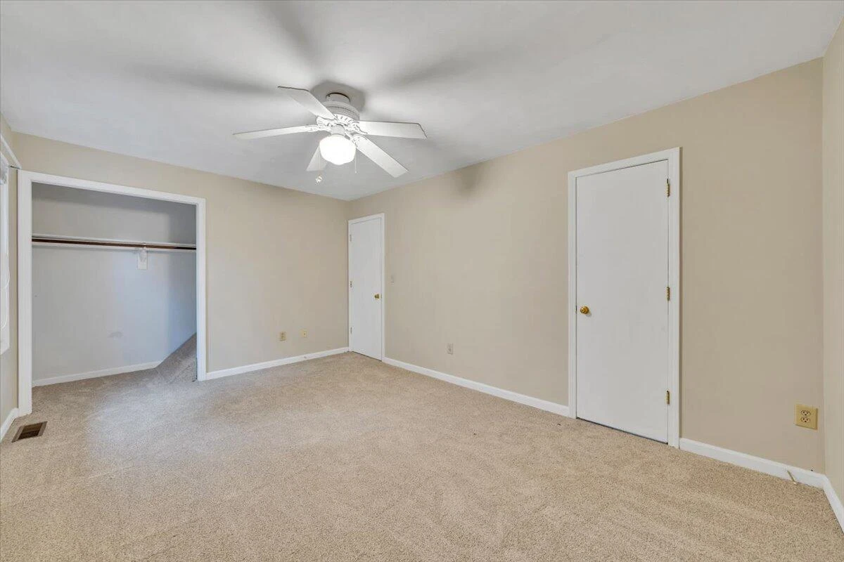 435 W Burwell ST - Photo 19