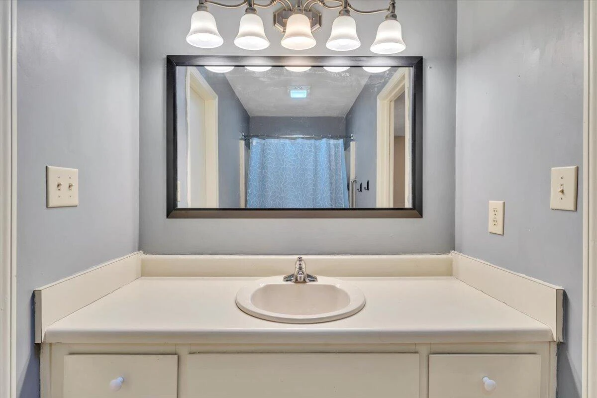 435 W Burwell ST - Photo 21