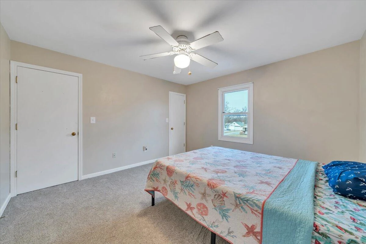 435 W Burwell ST - Photo 24