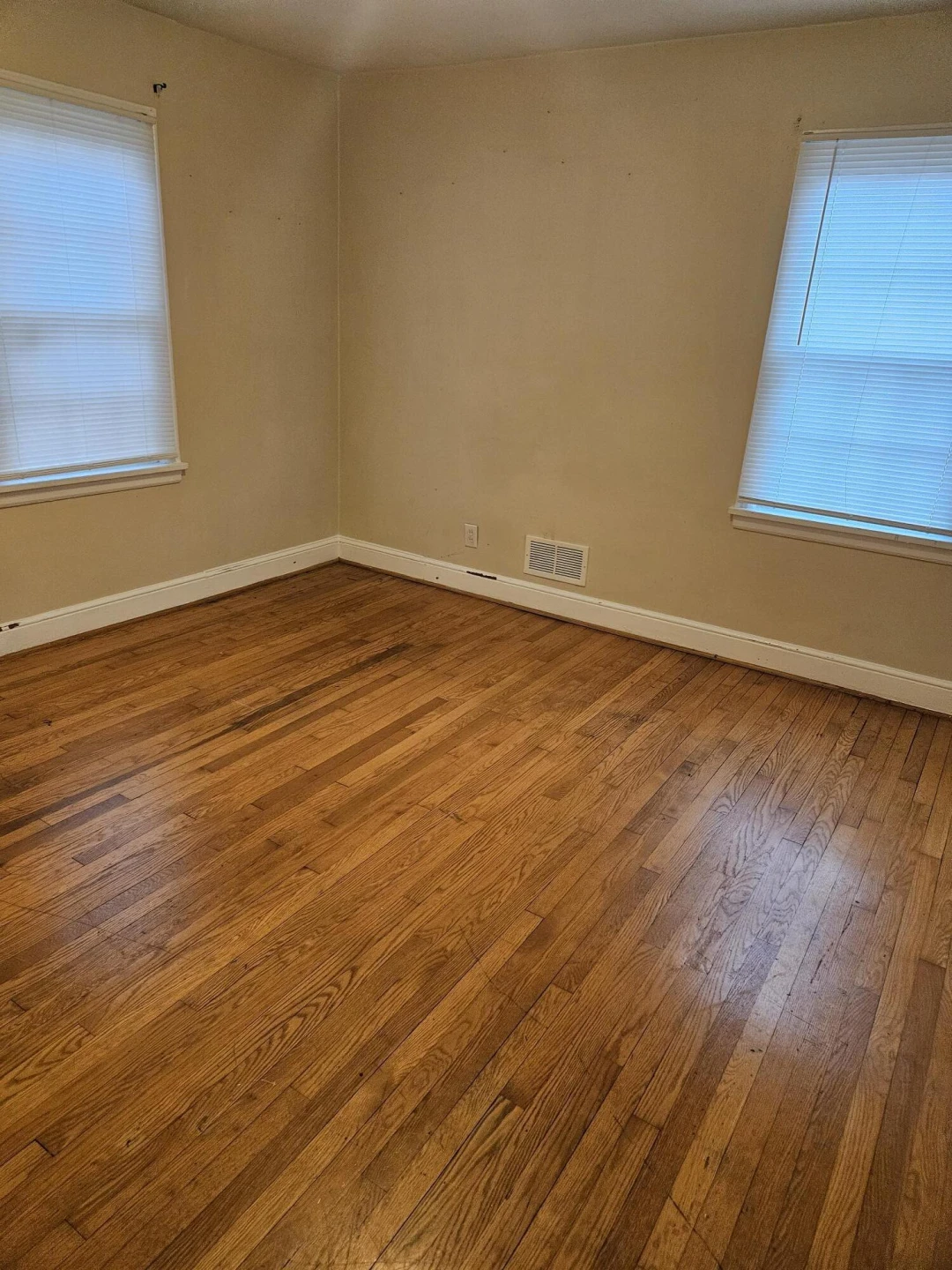 2718 Meadowview DR NW - Photo 7