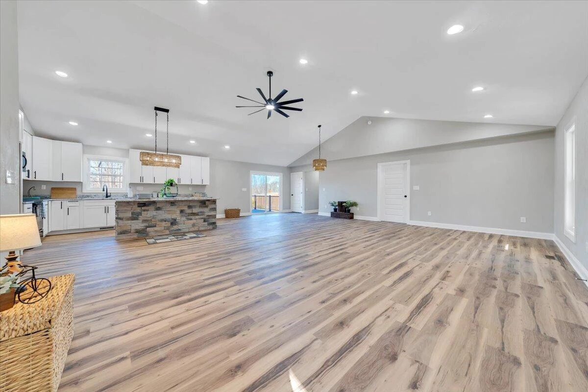 107 Ridge DR - Photo 2