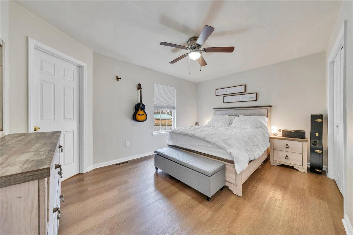 920 Mohawk AVE NE - Photo 10
