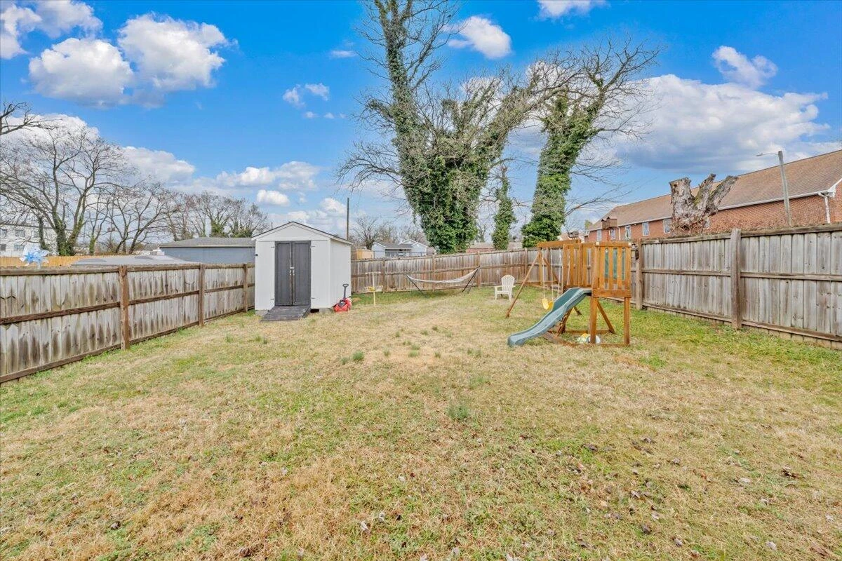 920 Mohawk AVE NE - Photo 18