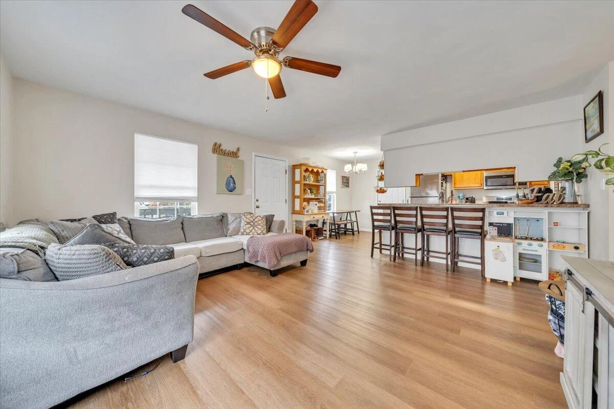 920 Mohawk AVE NE - Photo 4