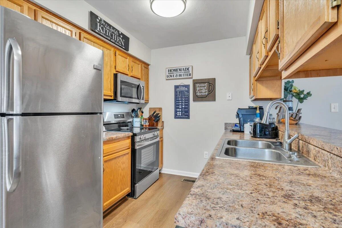 920 Mohawk AVE NE - Photo 6