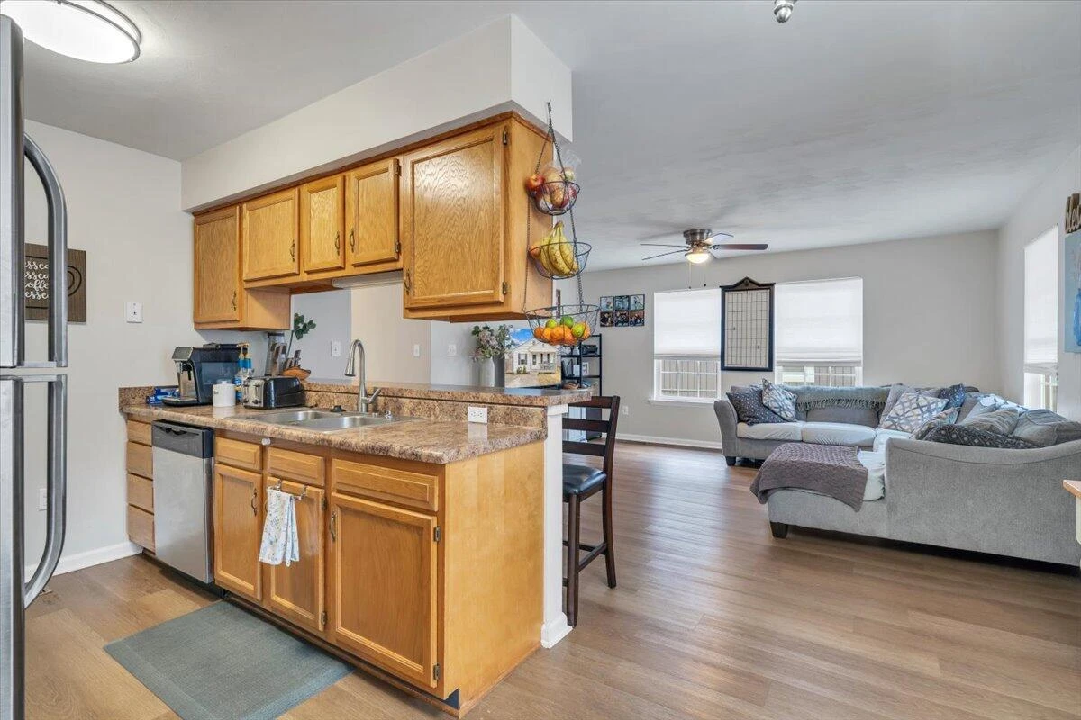 920 Mohawk AVE NE - Photo 9