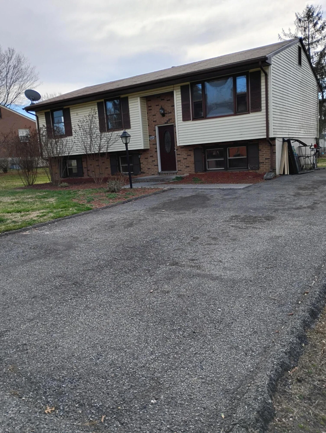 5644 Meadowcrest ST - Photo 2