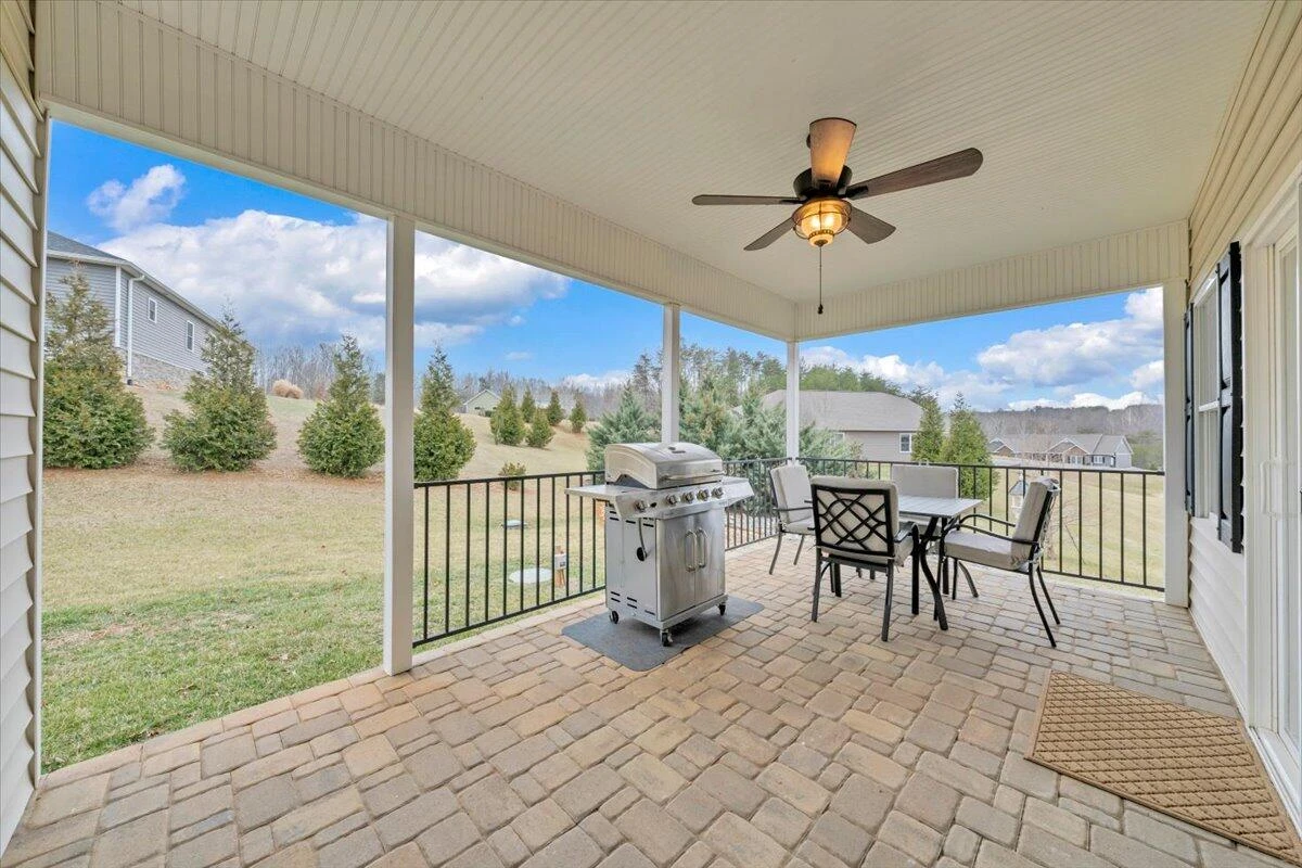 341 Bermuda DR - Photo 13