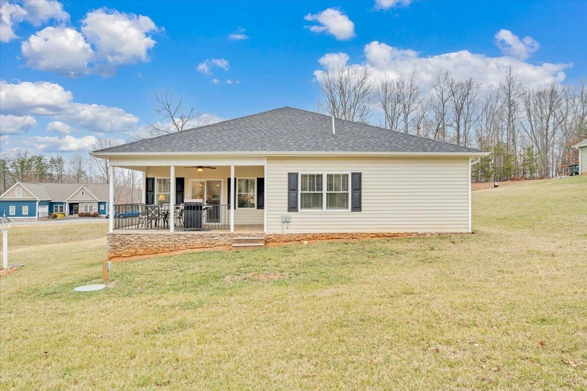 341 Bermuda DR - Photo 15