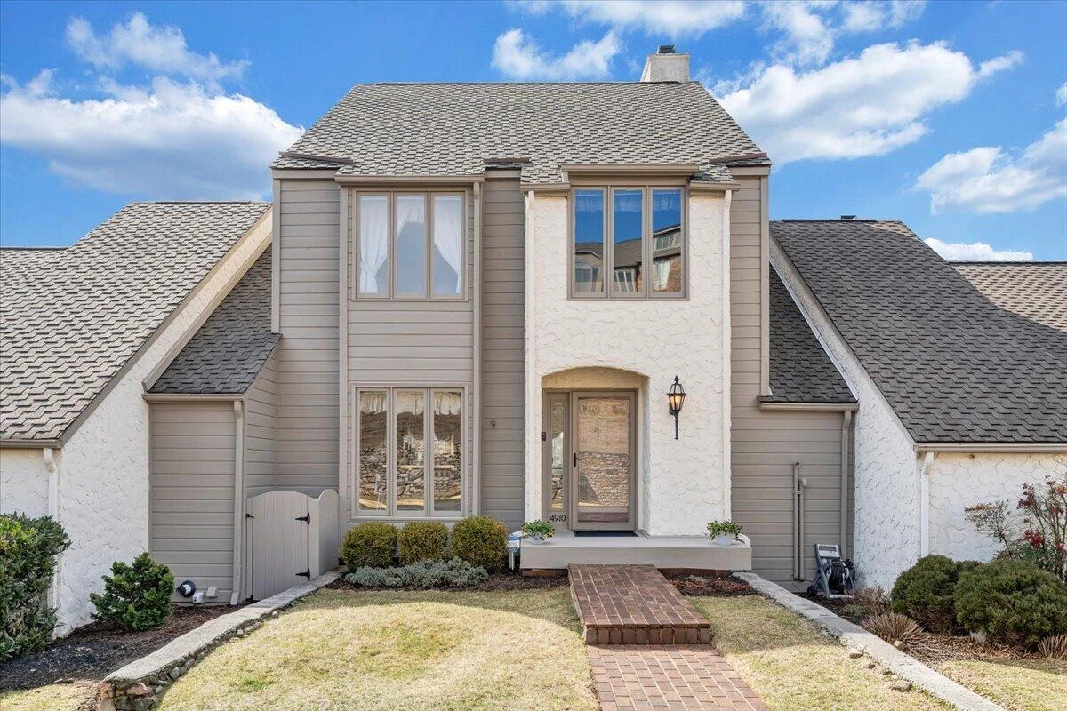 4910 Hunting Hills CIR