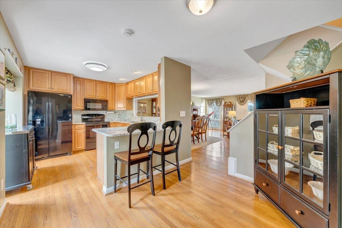 4910 Hunting Hills CIR - Photo 5