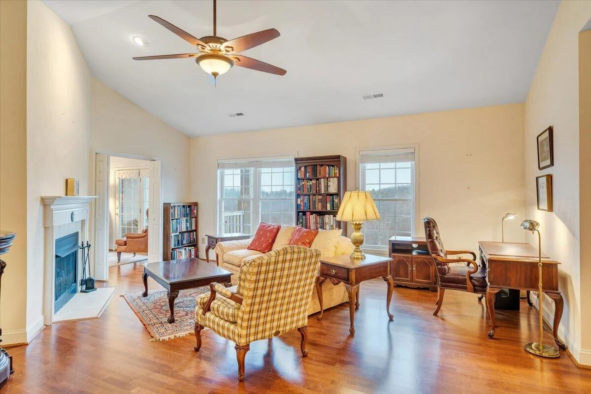 4444 Pheasant Ridge RD SW #405 - Photo 10