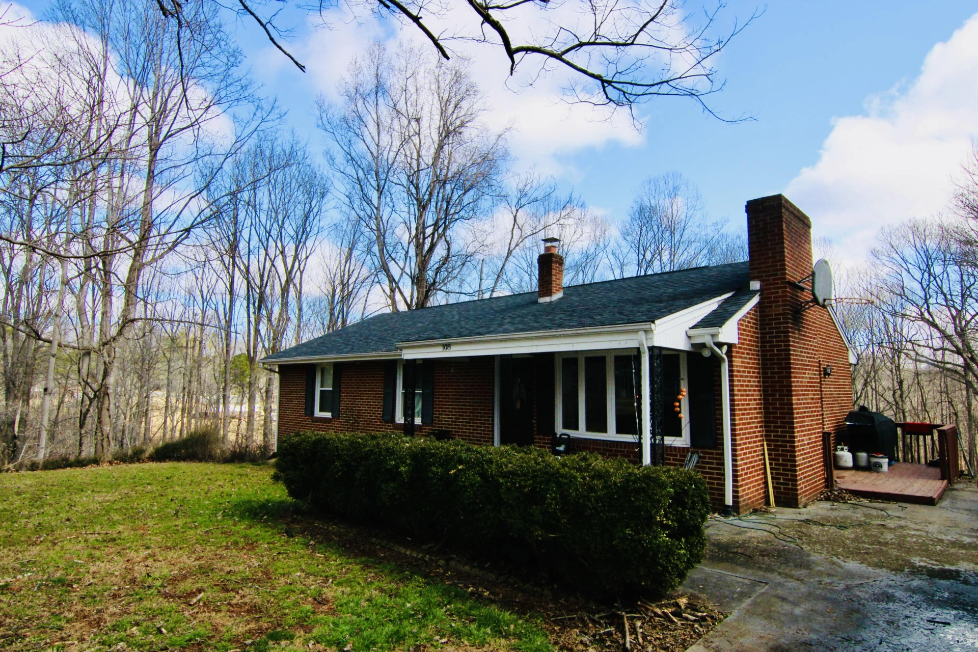 108 Maple Ridge CT