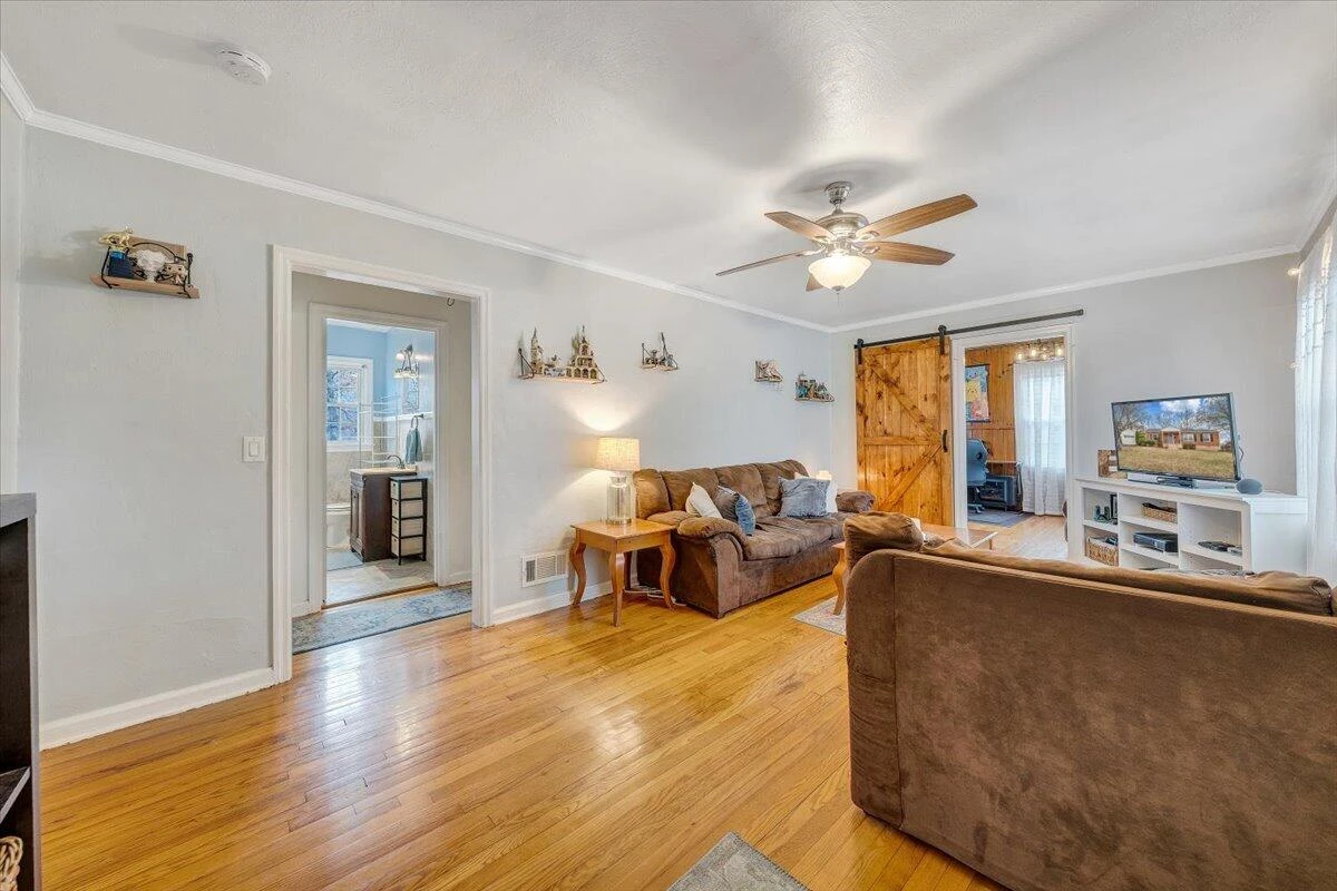 3014 Fleetwood AVE SW - Photo 18