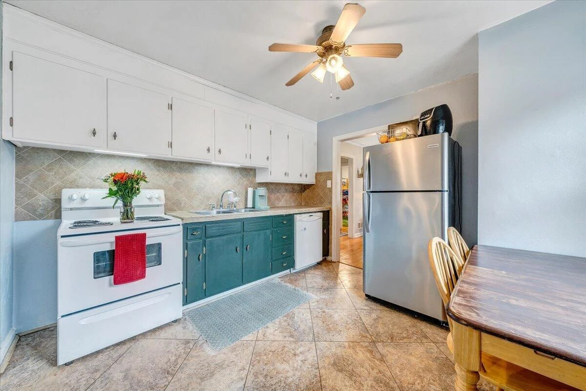 3014 Fleetwood AVE SW - Photo 32