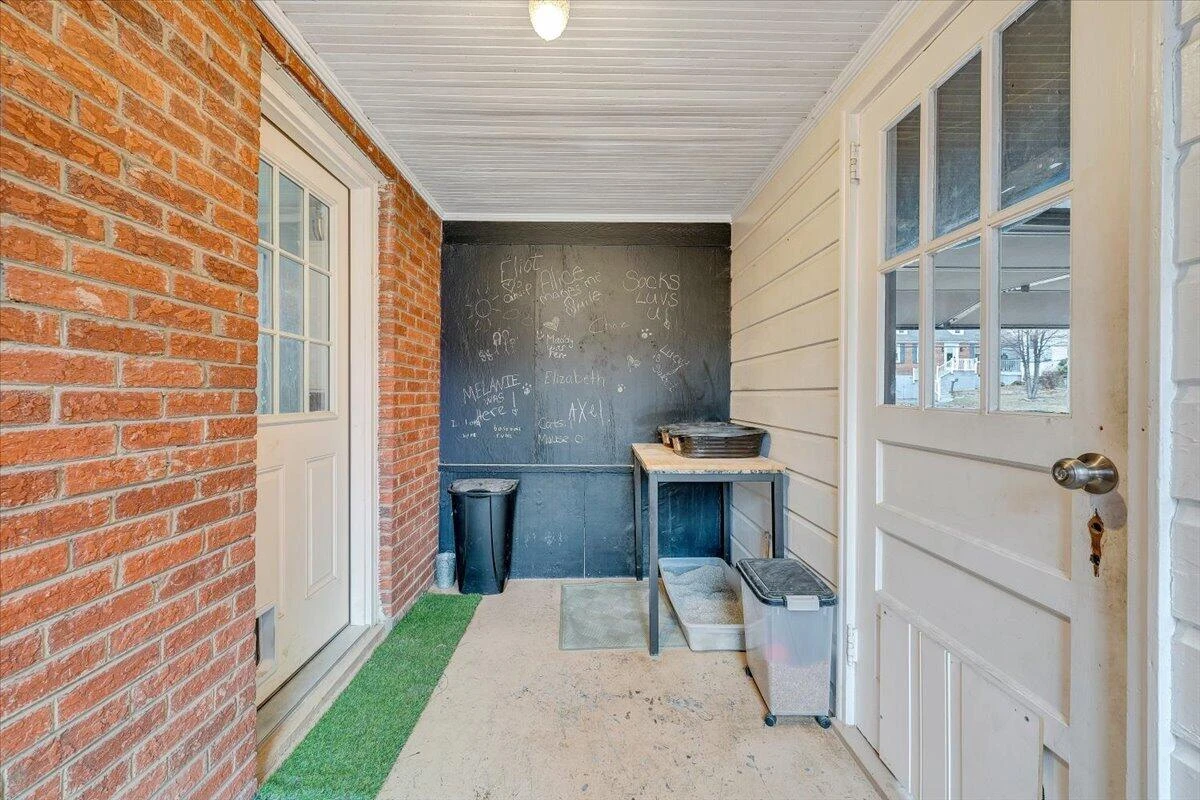 3014 Fleetwood AVE SW - Photo 7