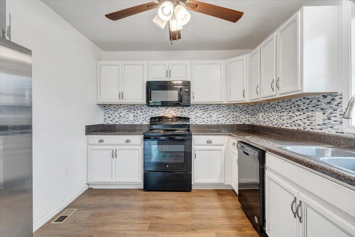 1305 22Nd ST NW - Photo 10
