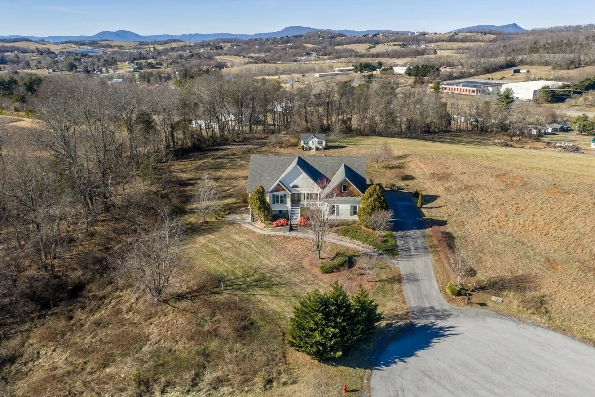 120 Spring Ridge LN - Photo 2