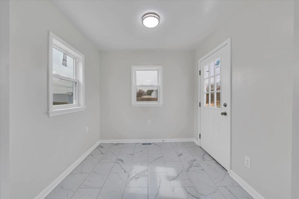 2002 Wayne ST NE - Photo 13
