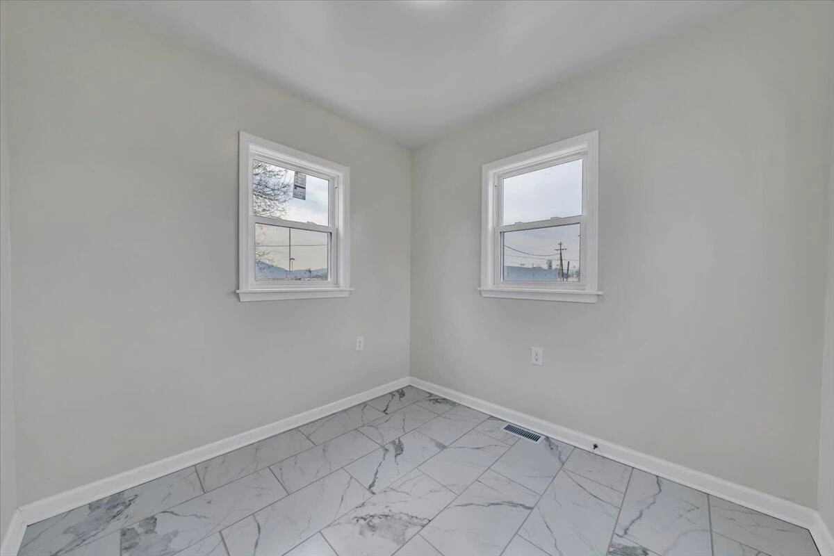 2002 Wayne ST NE - Photo 14
